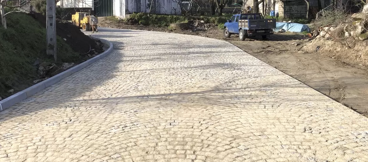 Conclusão das obras de um troço da Rua das Teixeiras